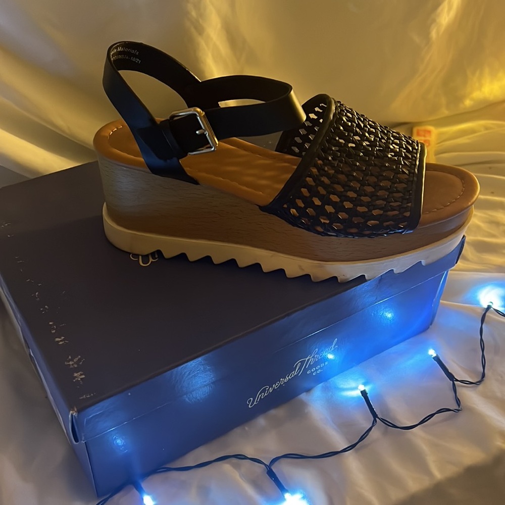 Universal Thread Alba Platform Memory Foam Heeled… - image 5